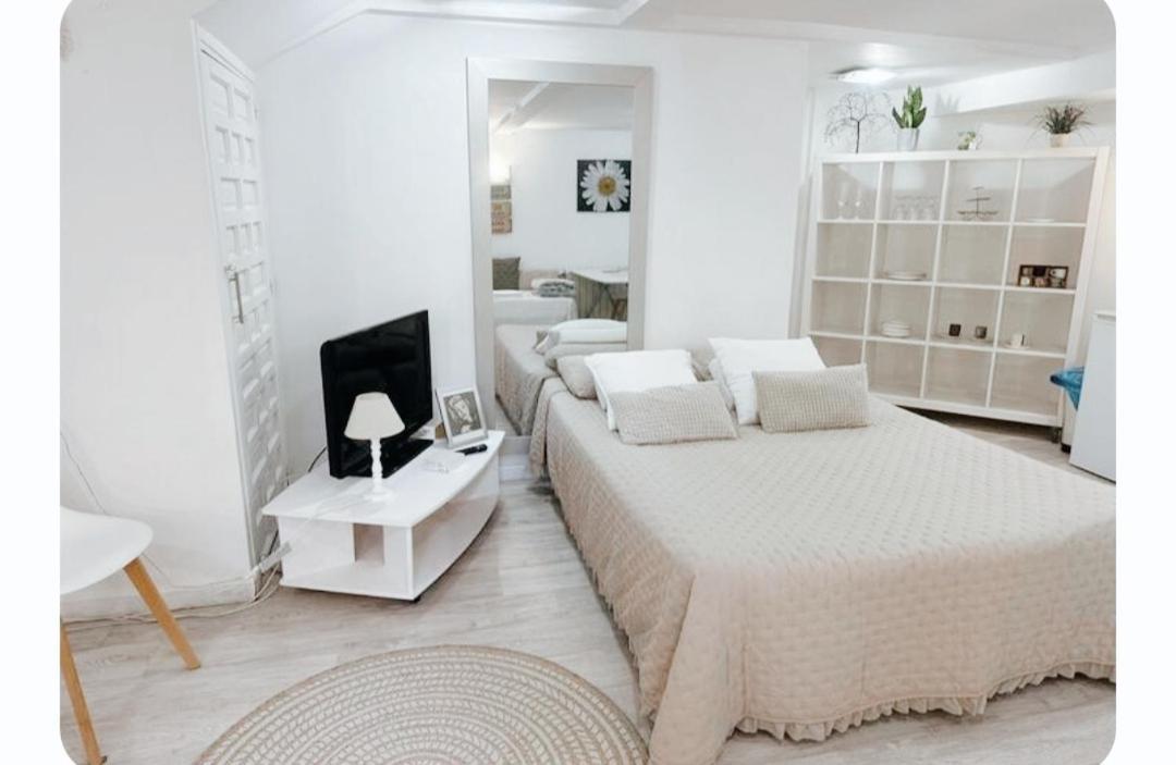 Cool Basement Studio In Hosts House With Private Terrace And Bbq Zizur Mayor Exterior photo